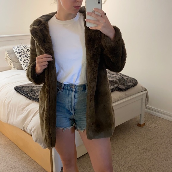 Faux fur Sunday Best Aritzia jacket - Picture 4 of 11